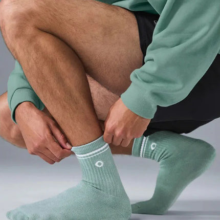 4 Pairs Fashion Alphabet Printed Yoga Mid Tube Socks Unisex Pure Cotton Sweat Absorbing Breathable Classic Outdoor Leisure Daily
